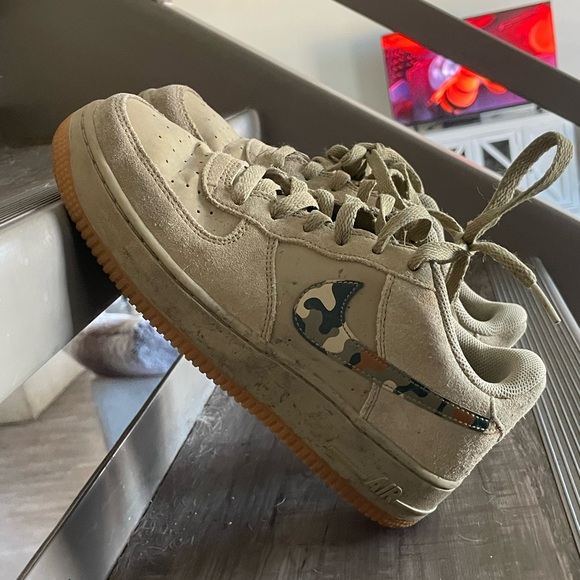 Nike Camo Olive Green Sneakers - Picture 1 of 6